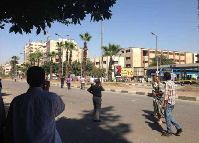 انفجار يستهدف مركزا للشرطة والعثور على 25 طنا من مواد شديدة الانفجار