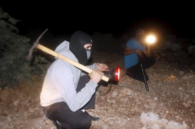 “Palestinos Crean Grupos de Patrullajes en la Ribera Occidental ante Amenazas de los Colonos Terroristas Judíos” 