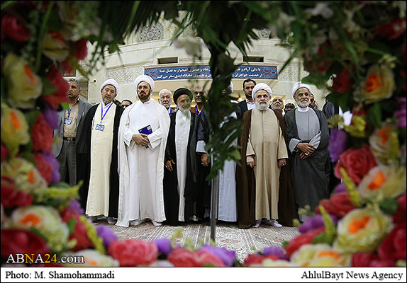 Fotostrecke: Gäste der sechsten Generalversammlung der Ahlulbayt (a.s) Weltversammlung in der Grabstätte von Imam Khomeini