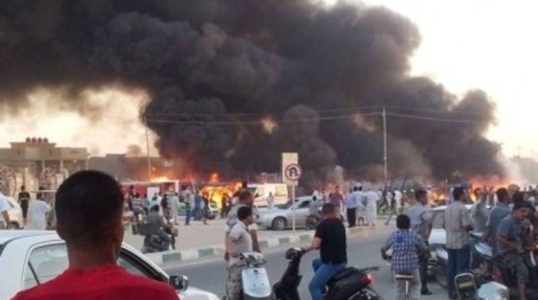 استشهاد وجرح 31 مدنيا في تفجير سيارة مفخخة نفذه داعش التكفيري ببغداد