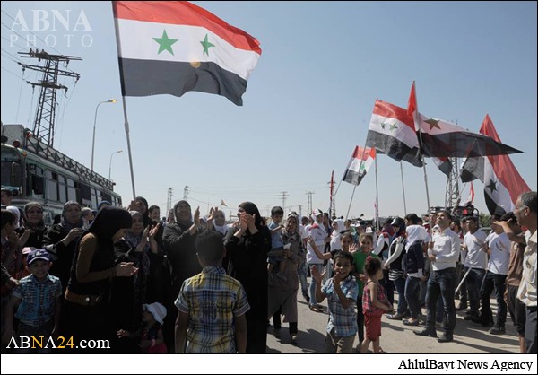 Syria: Locals of al-Husseinieh town begin returning to homes after three-year displacement / Pics