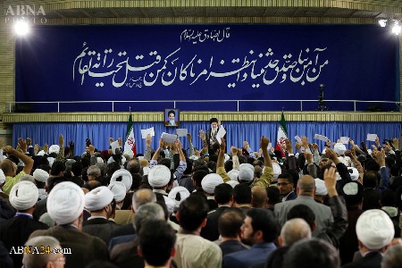 تصویری رپورٹ/ مجمع جہانی اہلبیت(ع) کے اجلاس میں شرکاء کی رہبر انقلاب سے ملاقات(۱)
