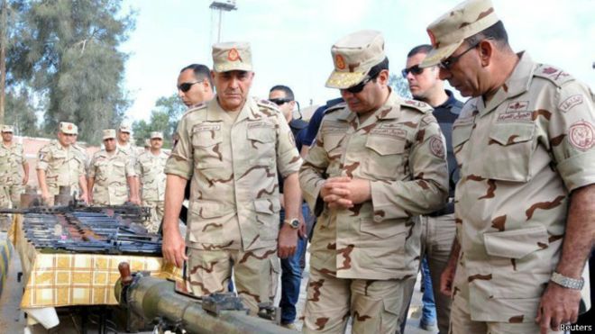 السجن بين 10 و25 عاماً لـ 26 ضابطاً مصرياً “خططوا للإنقلاب على الحكم”