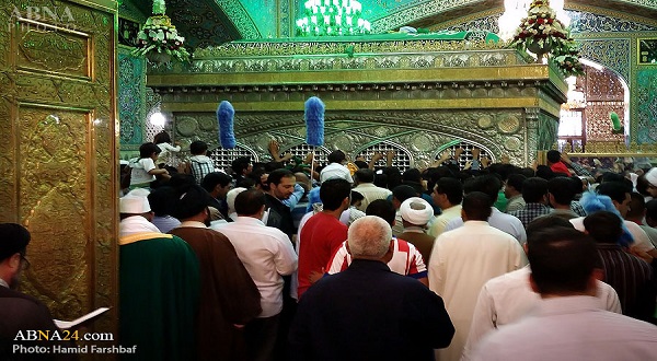 Dünya Ehlibeyt (a.s) Kurultayı üyeleri İmam Rıza’nın (a.s) türbesinde / Foto 