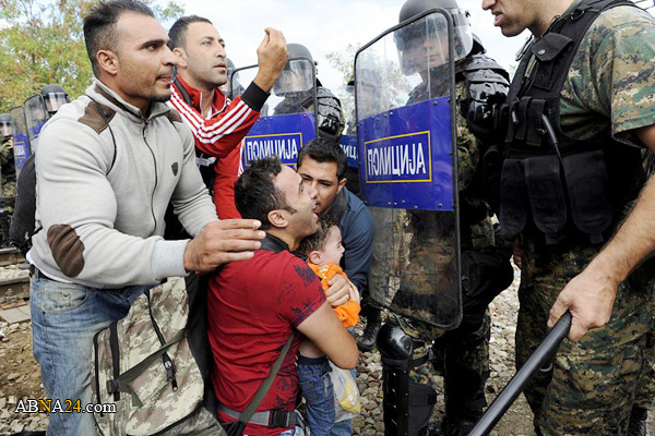 Fotostrecke: Auseinandersetzung zwischen der Polizei von Mazedonien und syrischen Flüchtlingen