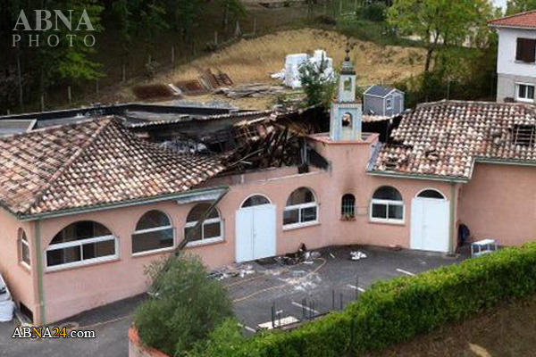  Hollande Condemns Arson Attack on Mosque in France