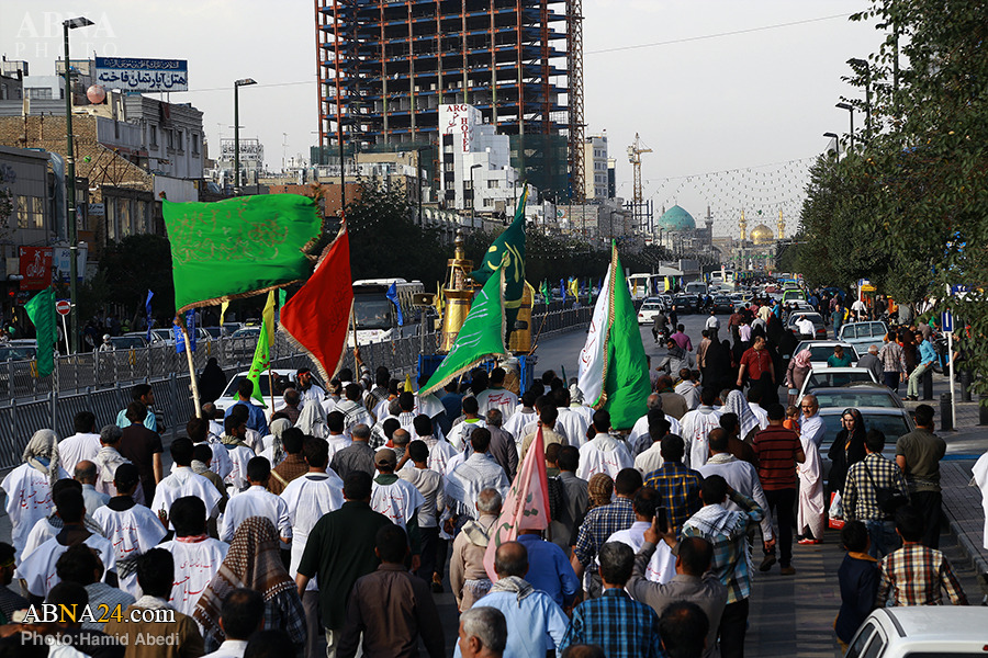 “Caravana de Peregrinos se Dirigen desde Qom  a Mashhad para Visitar al Imam ar-Ridha (P)” [Parte I] 