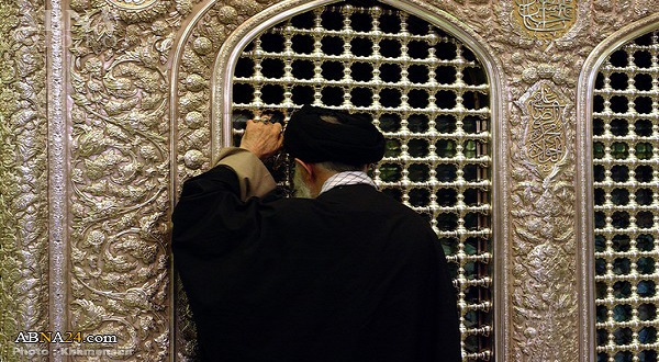 İmam Hamaney’in İmam Rıza’nın türbesine düzenlediği ziyaretin yayınlanmamış görüntüleri / Foto