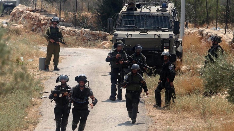 رام اللہ پر صیہونیوں کا حملہ، کئی فلسطینی نوجوان اور بچے زخمی