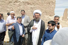 Fotostrecke: Ayatollah Hadavi an den Resten des Hauses von Imam Reza im Turkmenistan