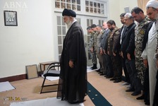 Fotostrecke: Geehrter Revolutionsfrührer, Ayatollah Khamenei beim Empfang der Kommandeure der iranischen Flugabwehr