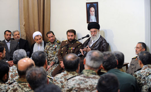 “Imam Jameneí Encarga al Ejército Actualizar Preparación de Defensa”