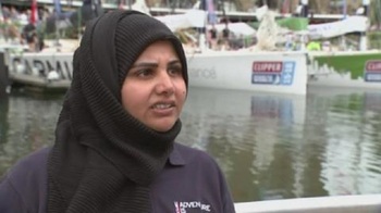 Muslima nimmt an weltweit längstem Seerennen teil