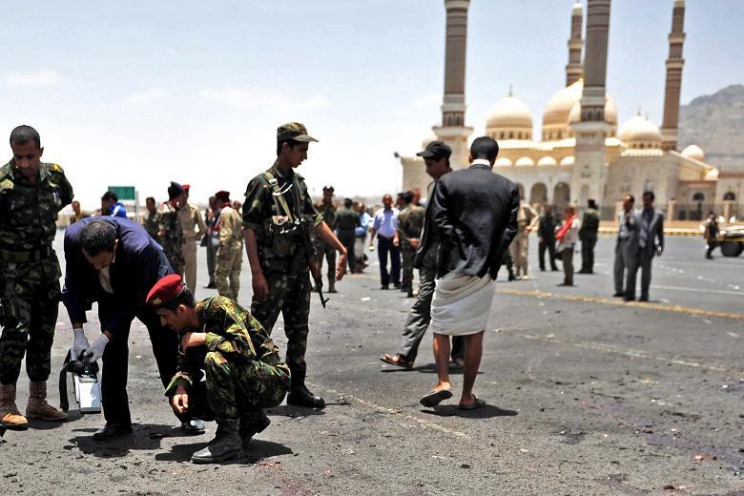 Yemen’de Şii Camisine İntihar Saldırısı 20 Şehit 