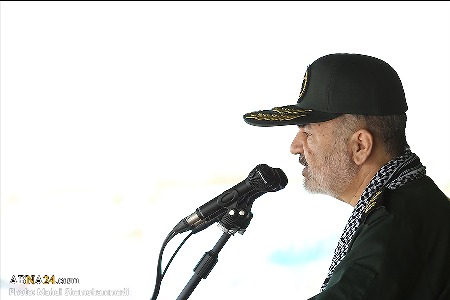 ایران کی مسلح افواج امریکہ کے فوجی آپشن کا دنداں شکن جواب دیں گی