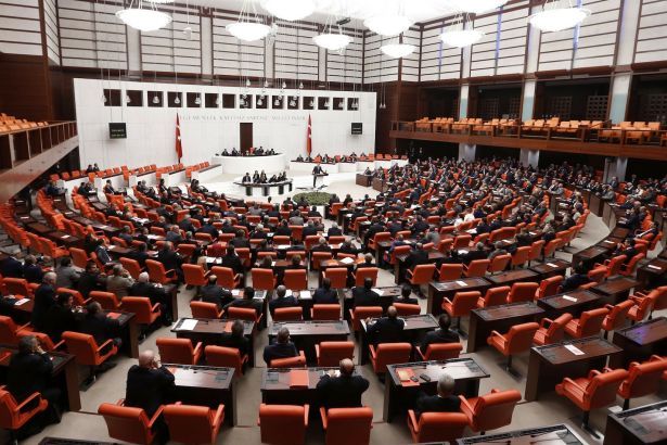 Ve 'savaş' tezkeresi Meclis'ten geçti!