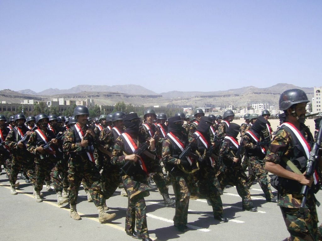 الجيش اليمني يعلن الرياض وجدة وأبها أهداف مشروعة للقوات المسلحة