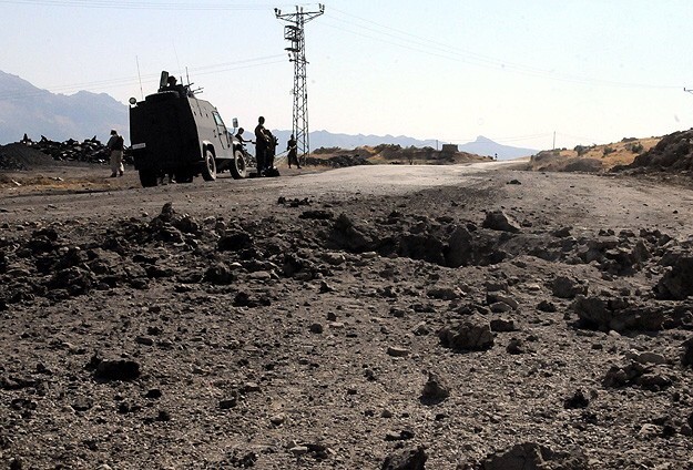 مقتل 15 جنديا في هجوم مسلح على قافلة للجيش التركي بجنوب شرق البلاد
