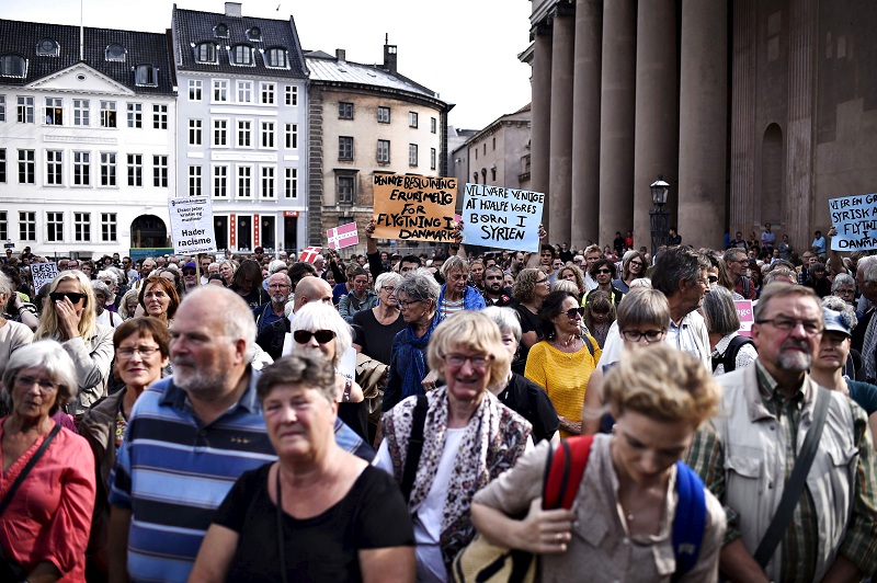 Denmark places anti-refugee ads to deter Syrians