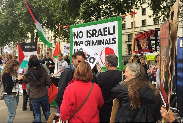 Israeli PM faces protests upon arrival in UK + Pics