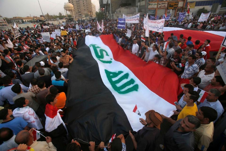Iraq PM removes 123 officials amid reform drive