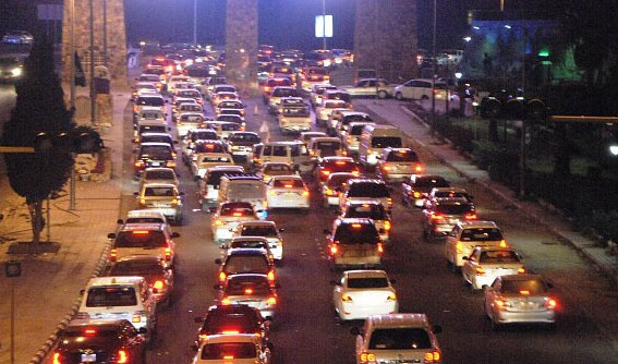 شوارع البحرين تختنق بعد عمليات ميدانية استنكارا لاعتقال الشيخ الجدحفصي