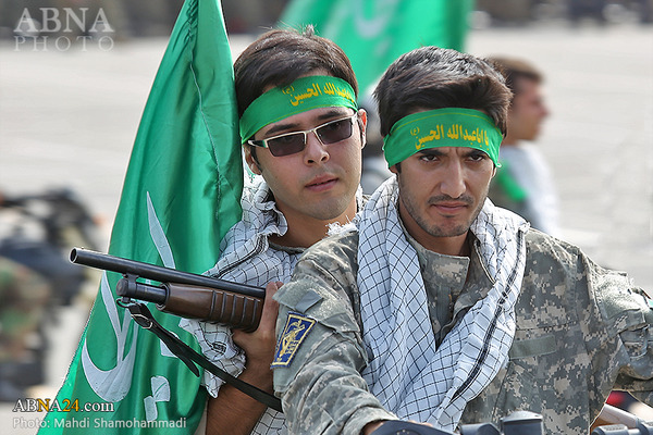 Fotostrecke: 50000 Personen-Manöver der iranischen Revolutionsgarde