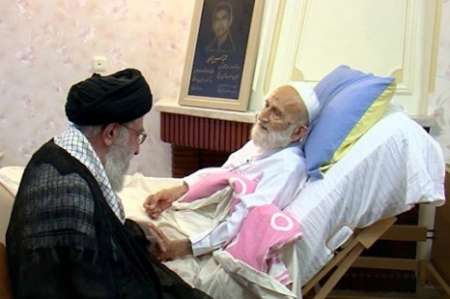 آية الله خامنئي يعزي بوفاة آية الله خزعلي