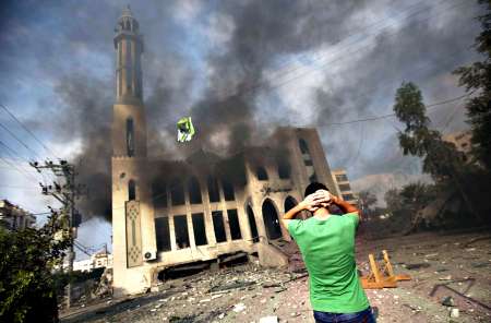 Zionist Warplanes Strike Gaza after Rocket Fire