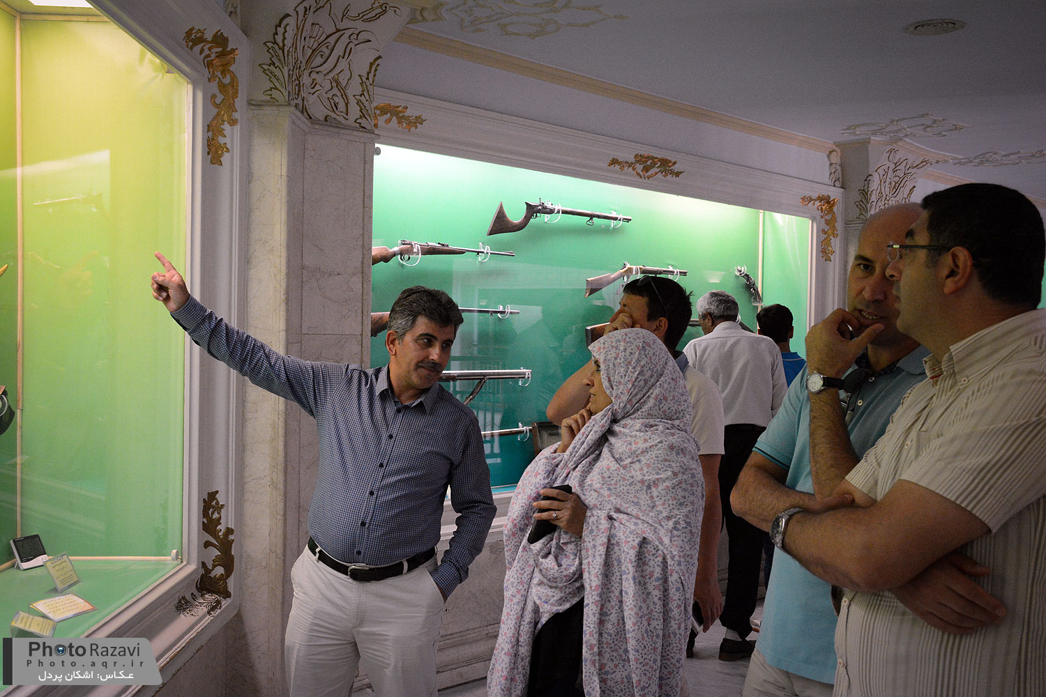 Die Schönheit der islamischen Architektur wogt im Heiligtum Razavi