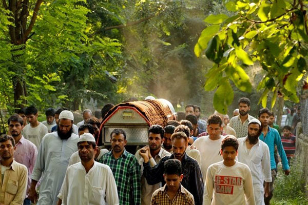 کشمیر؛ حریت کے ایک رہنما کا بیٹے سمیت قتل