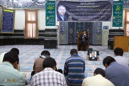 إقامة مجلس لإحياء ذكرى شهداء منى وعضو الكشميري للمجمع العالمي لأهل البيت (ع) في مدرسة الإمام الخميني (ره) + بالصور