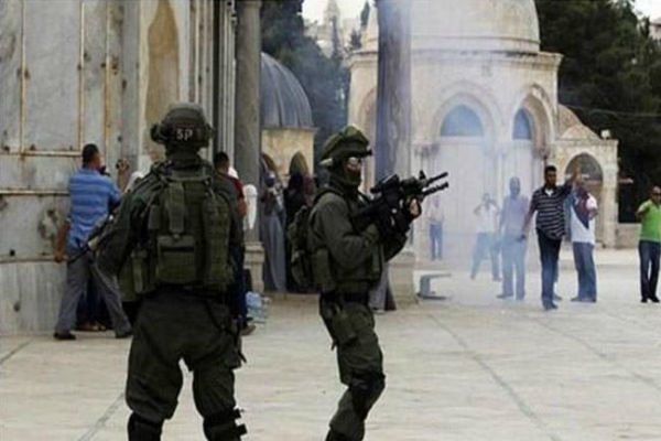مسجد اقصیٰ میں فلسطینیوں اور اسرائیلی فورسز میں جھڑپ