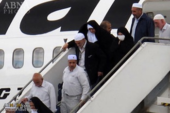 First group of Iranian hajj pilgrims arrive Tehran