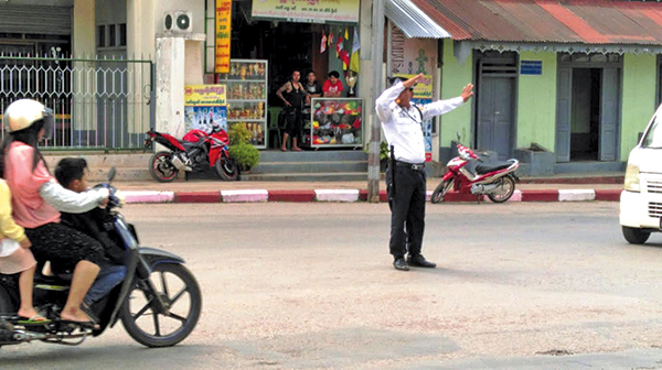 ေတာင္ႀကီးၿမိဳ႕ရွိ ယာဥ္ထိန္းရဲမ်ား က်ဥ္စက္တုတ္ စတင္အသံုးျပဳ
