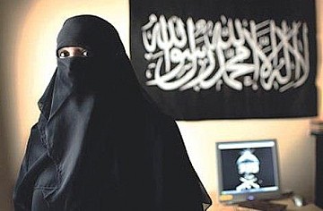 القبض على "داعشية" فرنسية تزوج مسلحي "داعش" من أوربيات