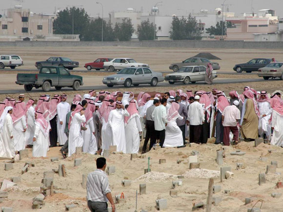 دفن 40 حاجا مصريا بمقابر جماعية في السعودية