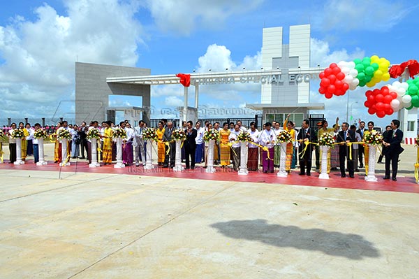 တ႐ုတ္စီးပြားေရးက်ဆင္းမႈဒဏ္ ျမန္မာဘယ္လိုေရွာင္မလဲ