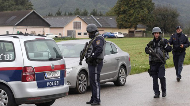 Austrian court jails three ISIS-linked