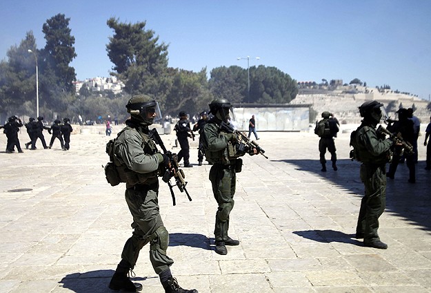 Palestinian goverment slams Israeli ban on al-Quds entry