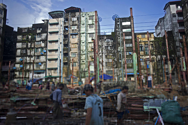 ျမန္မာ့စီးပြားေရးဖြံ႕ၿဖိဳးမႈ ၂ ရာခိုင္ႏႈန္း က်ဆင္း