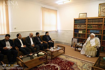 Cyberspace ‘double-edged sword: Ayatollah Makarem Shirazi