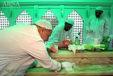 Bilder: Entstaubung des Schreins von Imam Musa Kazim (a.s)