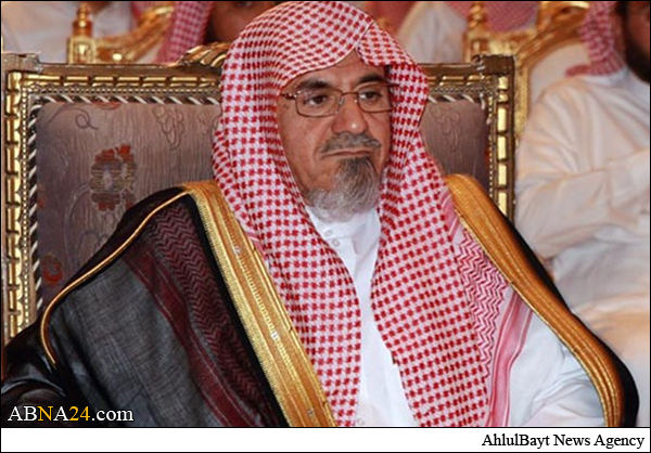 إمام الحرم المكي يشارك بقصف مواقع على الحدود اليمنية + (صور)
