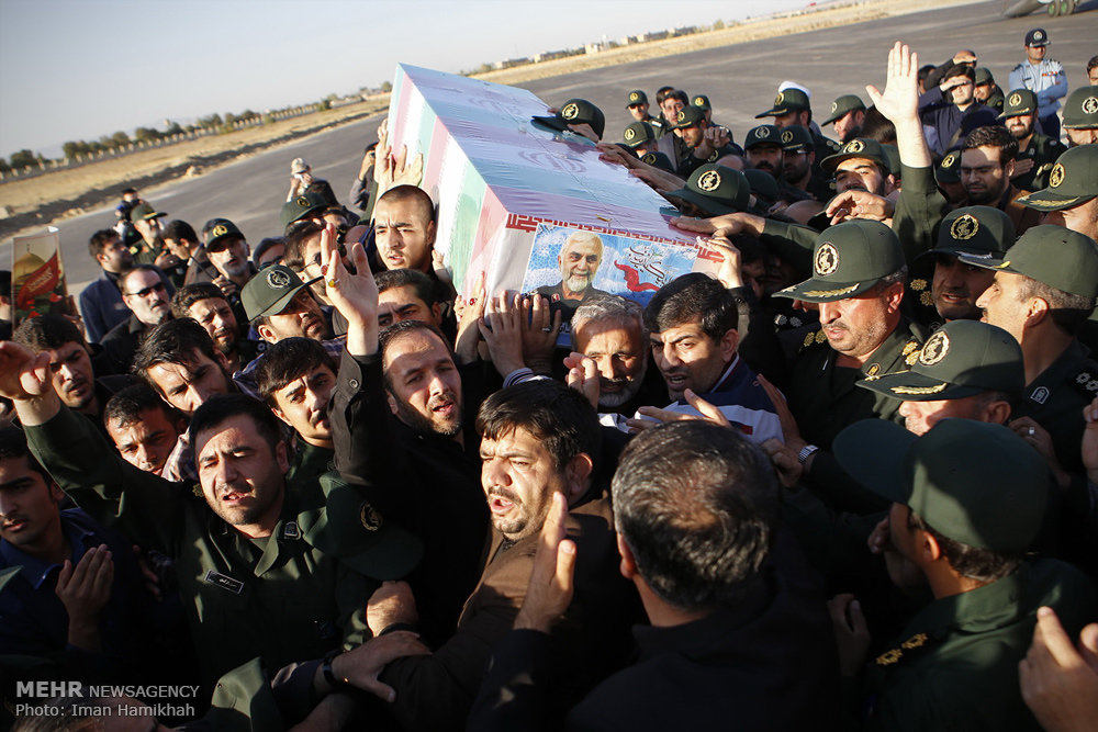تصويري رپورٹ: ہمدان میں شہید جنرل ہمدانی کے جنازے کا استقبال
