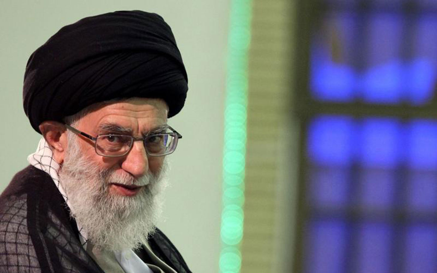 Ayatolá Jamenei: “Irán es Blanco de una Guerra Blanda” 