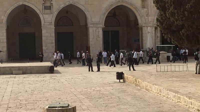  Palestinians visit al-Aqsa despite Israeli tightened measures