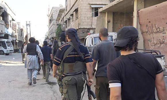 “Terroristas del Daesh Huyen en Manadas de los Alrededores de Damasco” 