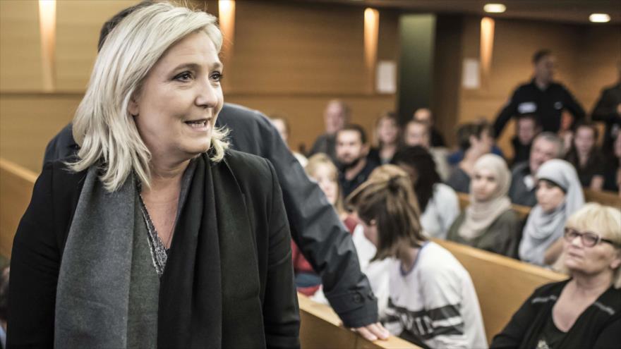 Le Pen comparative en justice pour incitation à la haine raciale 