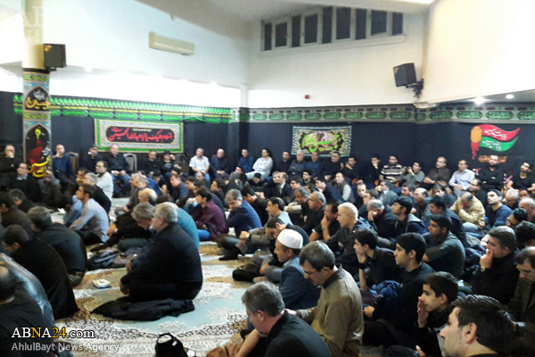 تقرير مصور/ مجلس العزاء الحسيني في ليلة "تاسوعاء" للمقيمين الايرانيين باسطنبول
